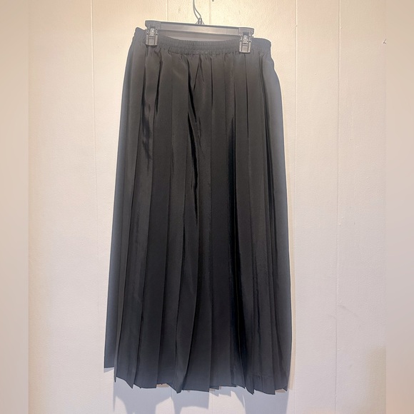 Esprit Dresses & Skirts - Vintage ESPRIT black pleated skirt